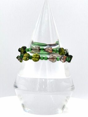 Moon Face & Leaves Womans Memory Wire Bracelet Green Glass Beads Jewelry